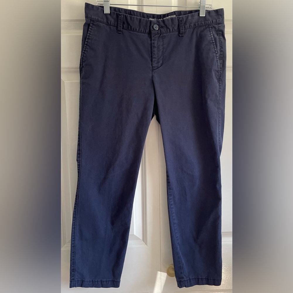 GAP Girlfriend Khaki, straight leg, size 8 regular. Navy blue.